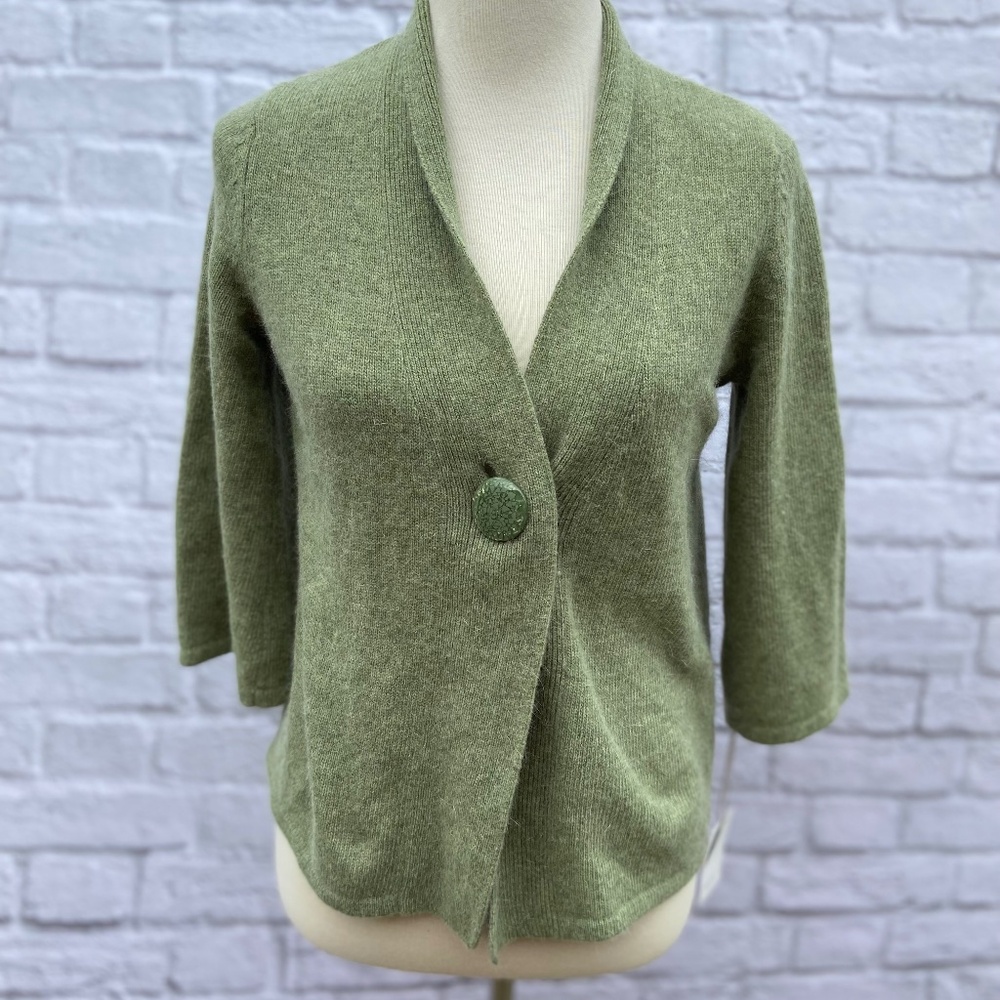Tweeds 3/4 Sleeve Button Sweater Medium NWT